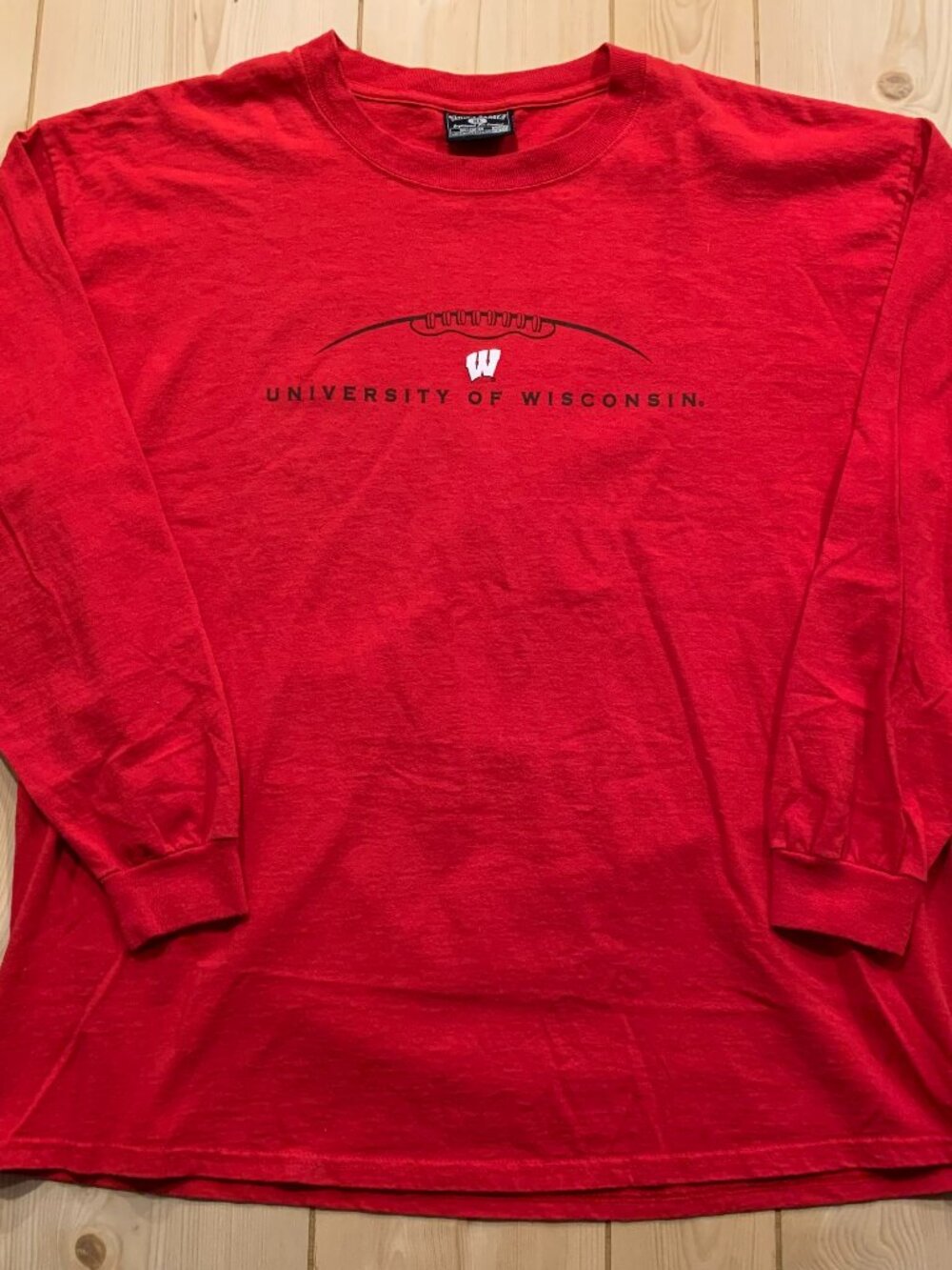 Vintage Y2K Steve & Barry's Wisconsin Badgers NCAA Football Sports T-Shirt XL